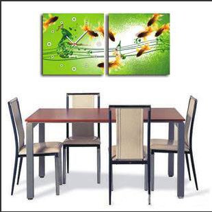 创意设计 装饰画与挂钟巧妙融为一体