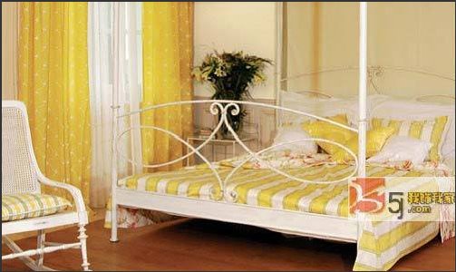 家居窗帘色调与主人的性格品位