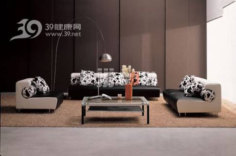 老年人谨防“沙发综合症”