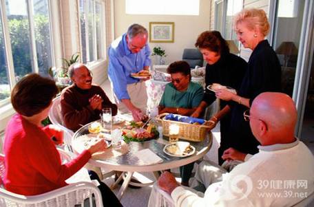 老人多食粗粮杂米有利健康