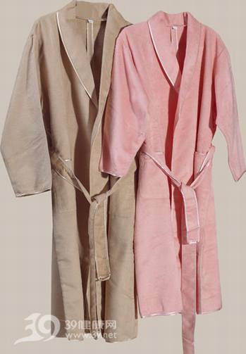 一款适合老年人的舒适睡袍