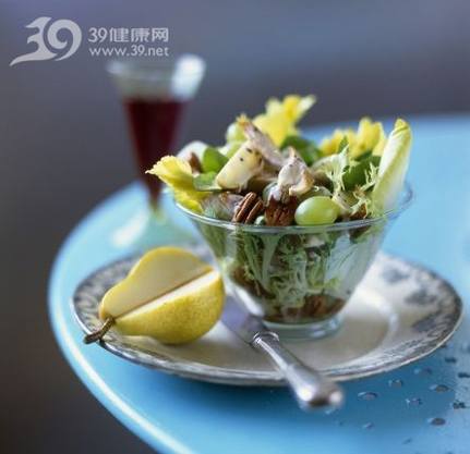 芹菜配核桃仁可抗衰老