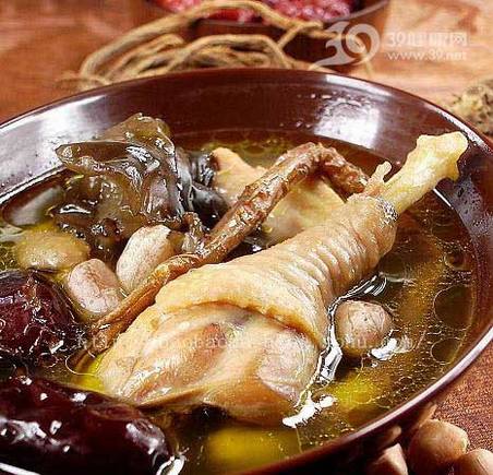 老年人要少喝鸡汤