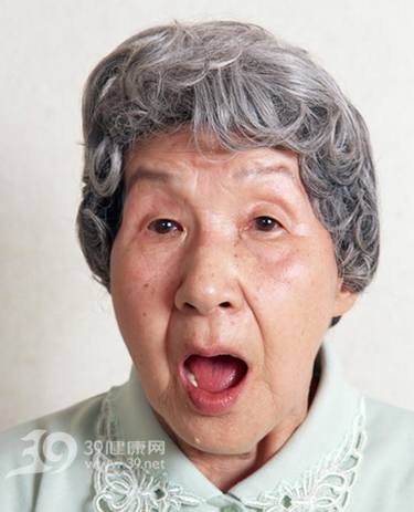 老年人脱牙后不及时补牙有害健康