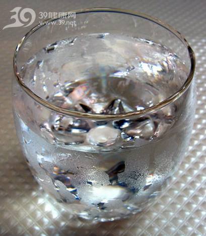 111岁 她每天早晨喝杯淡盐水