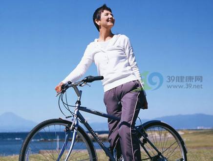 眼皮肿胀 老人要注意