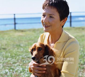 老人洗衣乐趣多