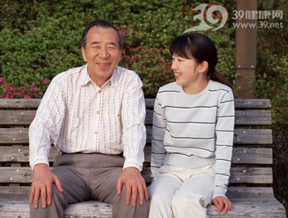 孤身老年人渴望恋爱和结婚