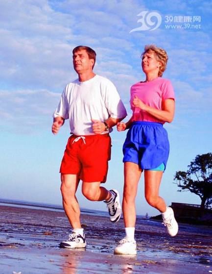 适当运动让老人更长寿