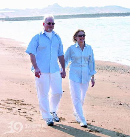 老人多走路大脑更加灵活