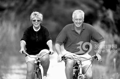 给老人介绍传统养生学