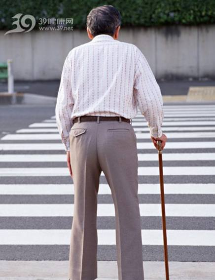 老人要防高位胃癌