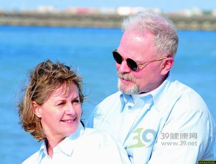 老人防晒不能一擦了之