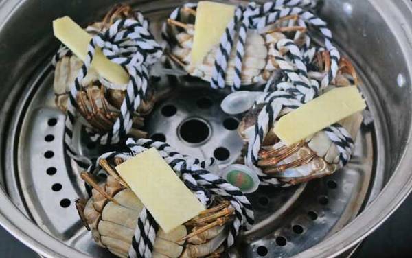 蒸螃蟹是冷水下锅还是热水下锅?