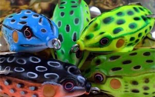 路亚雷蛙的操作技巧