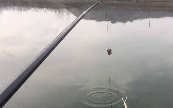 冬季钓鱼打窝打多少合适?