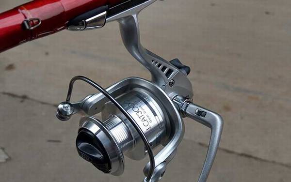 钓鱼的海竿一套多少钱?品牌不同,一套海竿的价格大不相同!