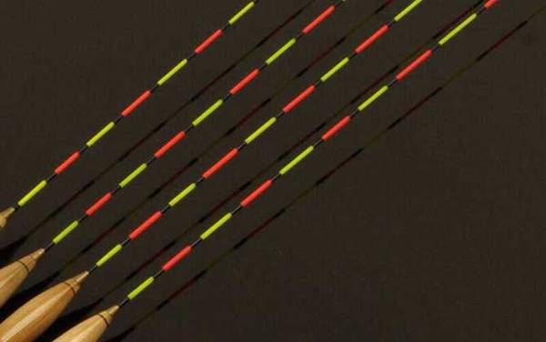 钓鱼浮标有什么用?不但是钓鱼人的眼睛,还能调整钩饵所在水层!