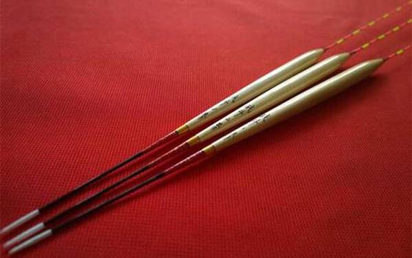 钓鱼浮漂有哪几种?根据脚长、身长、尾长不同,立漂可分成8种!