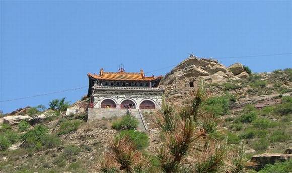 ɽ������������