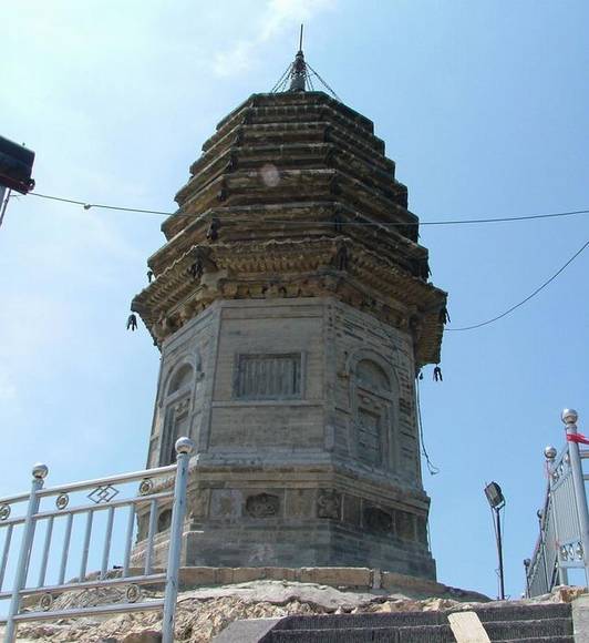 ɽ������������