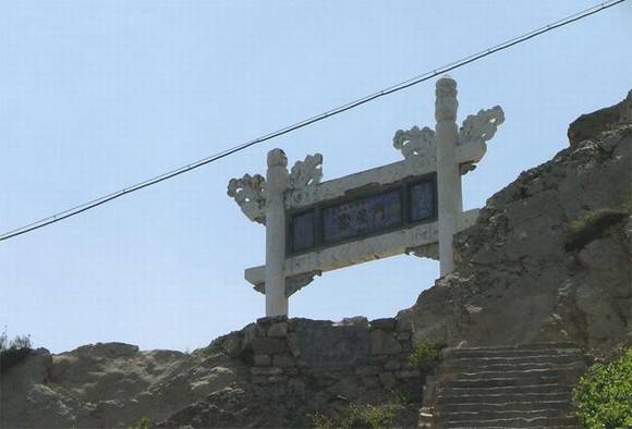 ɽ������������