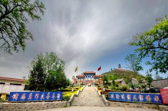 �ӱ�������ɽ��