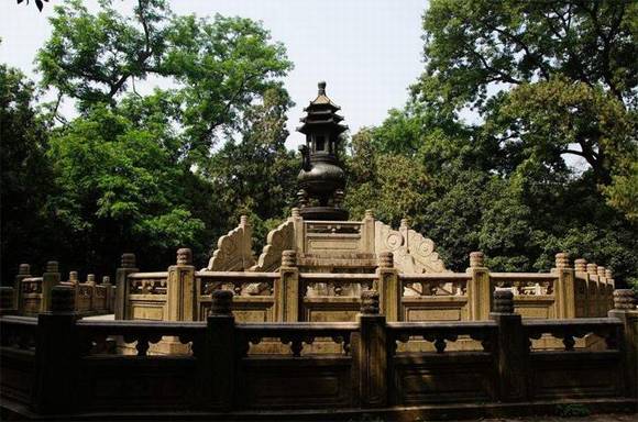 �����Ͼ���ɽ��