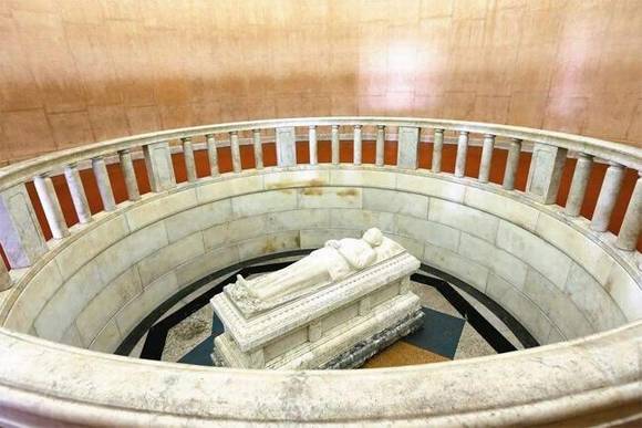 �����Ͼ���ɽ��