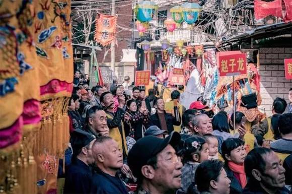 ����۶����������