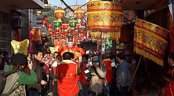 ����۶����������