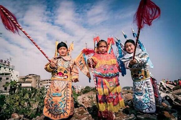 ����۶����������