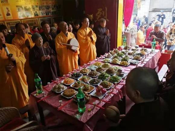 ����۶����������