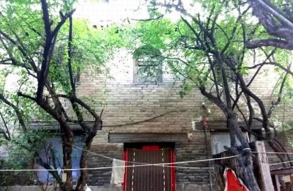 ���ϰ������� ��ɫ���ʯ��