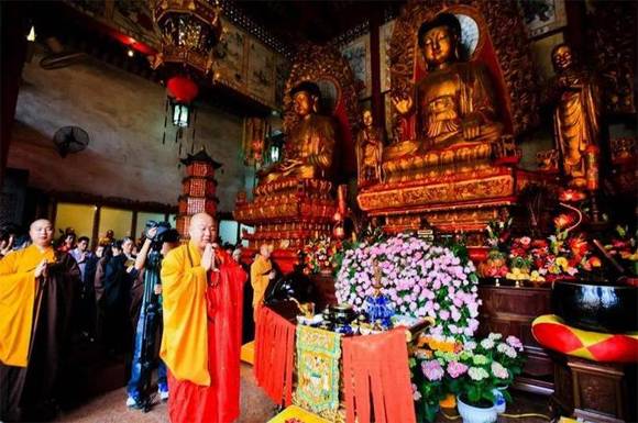 ������ƽ��ɽϴʯ��