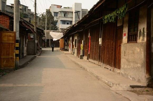 ���򣺴�����ͷ�Ļ��Ļʯ