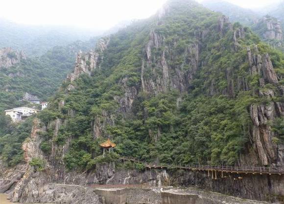 ��бʯ�ţ�������������˹�����