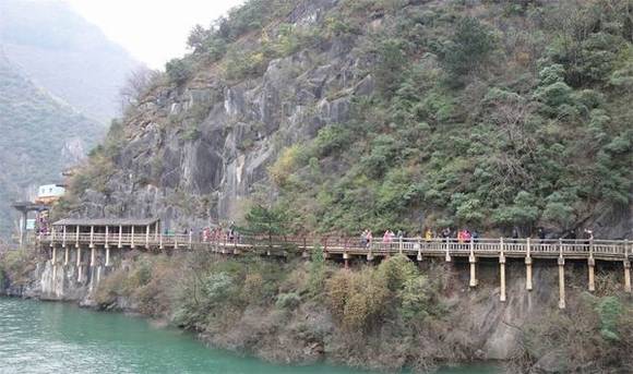 ��бʯ�ţ�������������˹�����