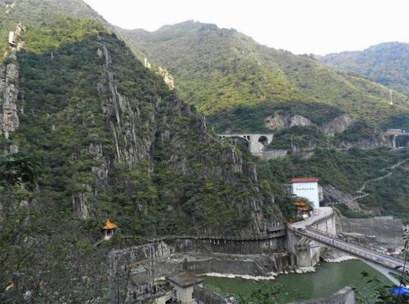 ��бʯ�ţ�������������˹�����