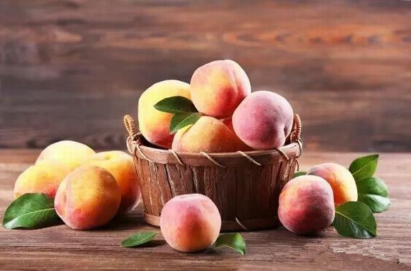 农村新工艺蒸酒技术之家庭如何酿造桃子酒