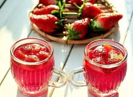 如何利用酿酒技术自制养颜的草莓酒