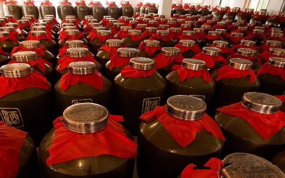 酿酒小知识,为何窖藏的年份酒喝着比较香