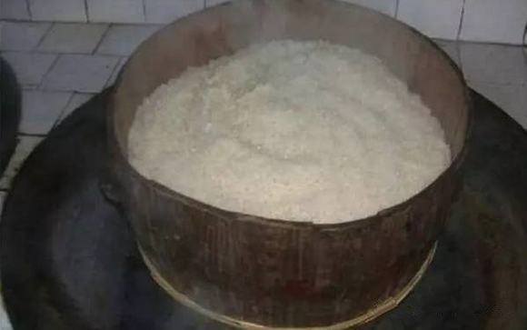 原来这是糯米酿造黄酒的酿酒技术,酿酒达人首选