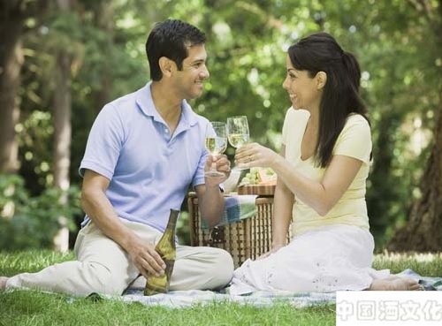 长期饮酒者,手术不容易被麻醉_品酒养生