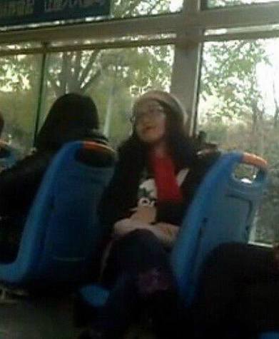 河南女子炫耀国外生子直呼高智商 网友吐槽该女人装逼