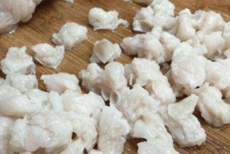 养牛能喂猪油吗?_养牛