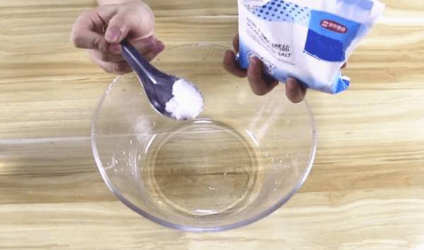 鸭食盐中毒的症状与防治措施_养鸭