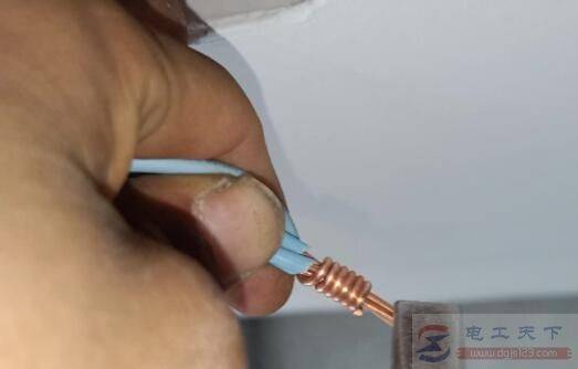 电灯线盒内接什么电线,应该怎么接线