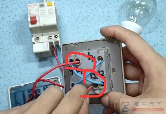 一灯单控与一灯双控及一灯三控的接线方法