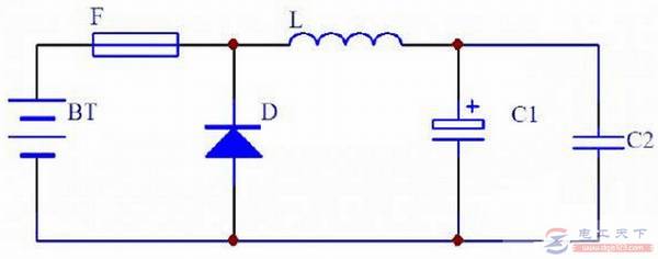 一例肖特基二极管防反接保护的电路图
